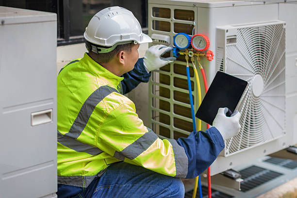 Professional Hvac Installation technician working in Sand Springs, OK